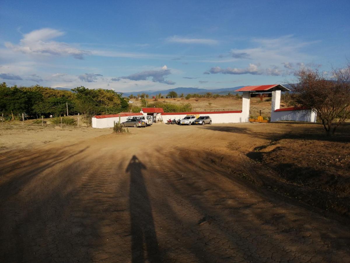 El Penon De Constantino - Tatacoa Otel Villavieja Dış mekan fotoğraf